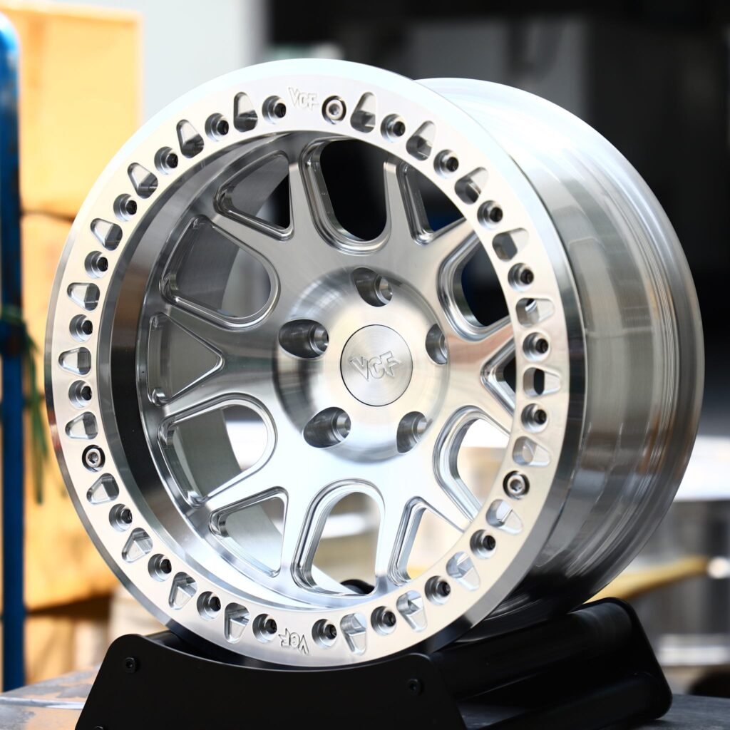 Chevrolet Corvette C7 wheels – Brushed Silver 10-Spoke Beadlock, angled view