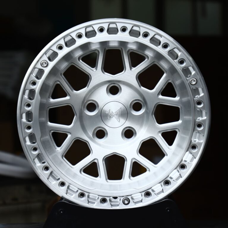 Ford Mustang wheels – Brushed Silver Mesh Beadlock, front view