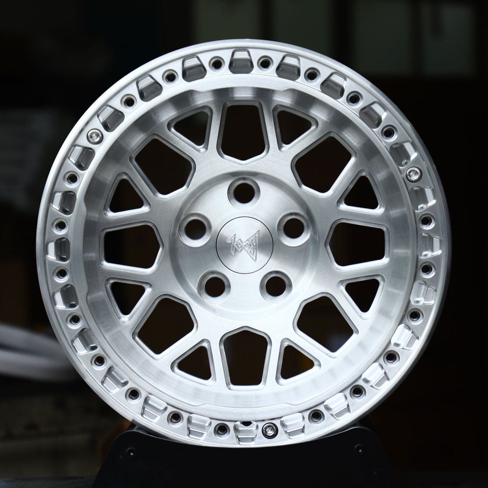 Ford Mustang wheels – Brushed Silver Mesh Beadlock, front view