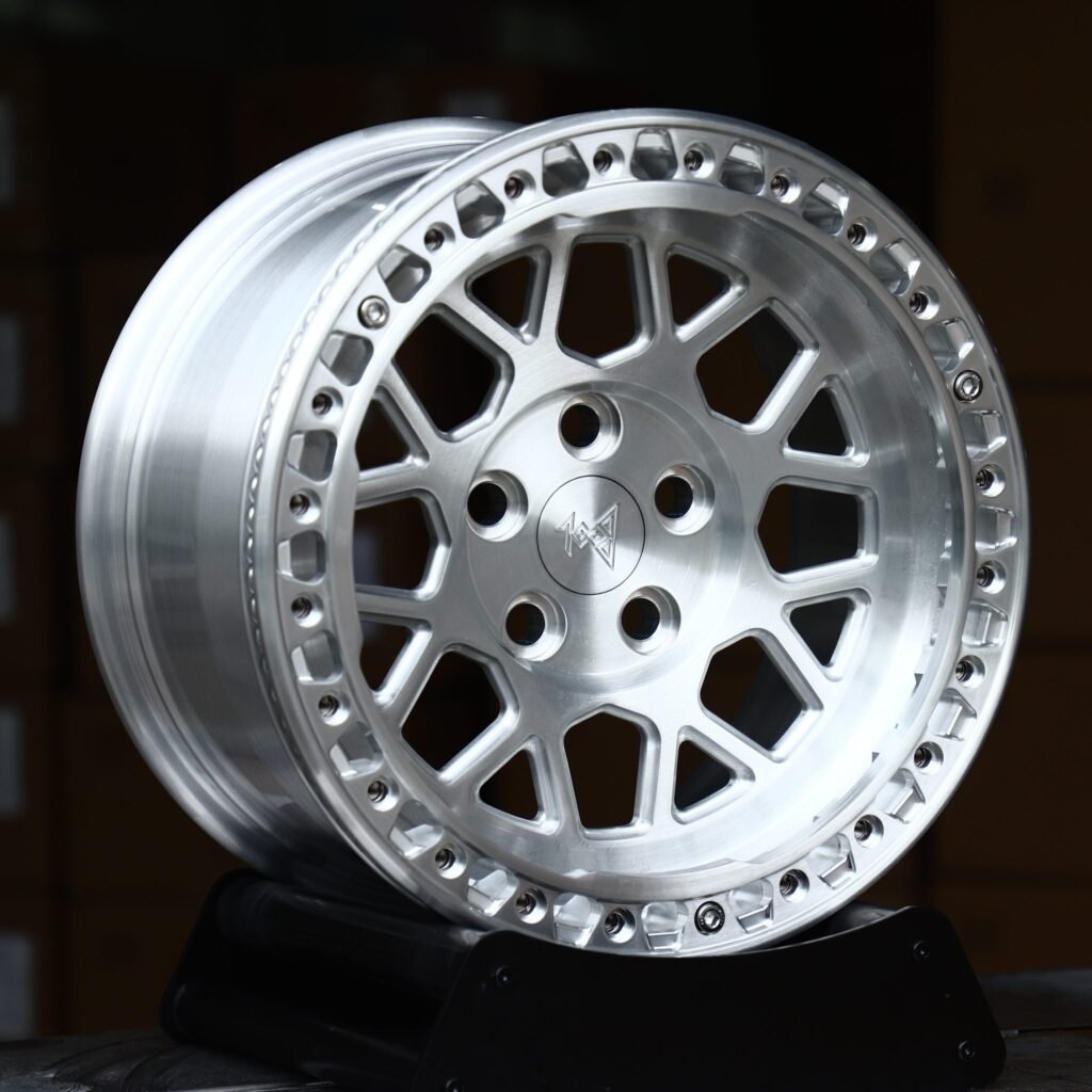 Chevrolet Corvette C7 wheels – Brushed Silver Mesh Beadlock, angled view