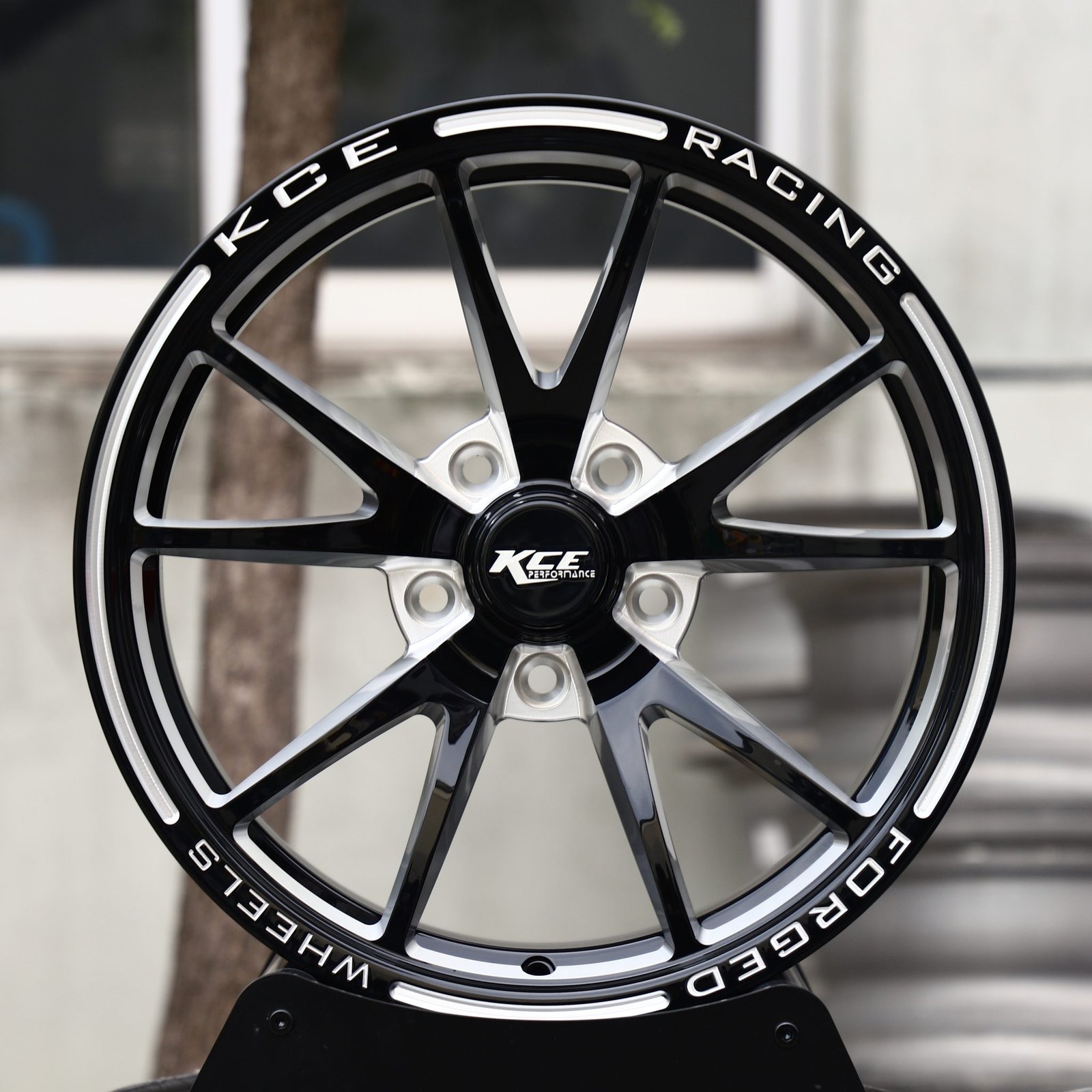 Ford Mustang wheels – Gloss Black Machined 10-Spoke, front view