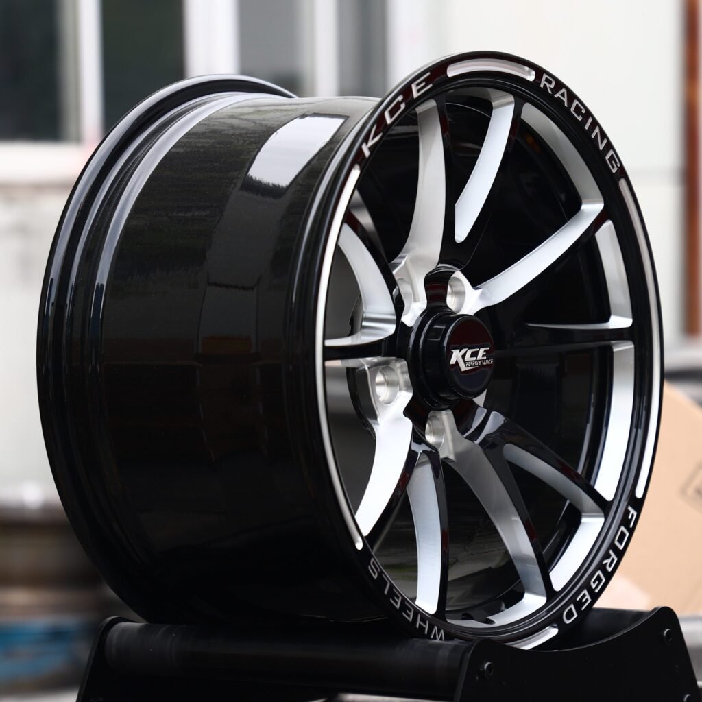 Chevrolet Corvette C7 wheels – Gloss Black Machined 10-Spoke, angled view