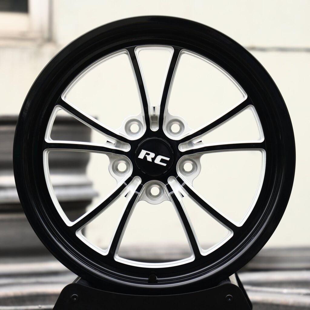 Ford Mustang wheels – Gloss Black / Mirror Milled 10-Spoke, front view