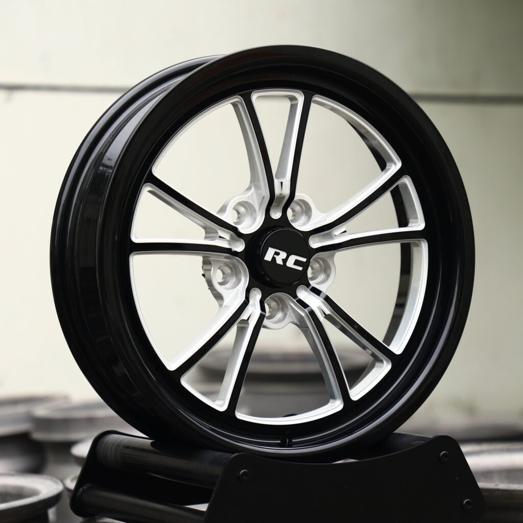 Chevrolet Corvette C7 wheels – Gloss Black / Mirror Milled 10-Spoke, angled view