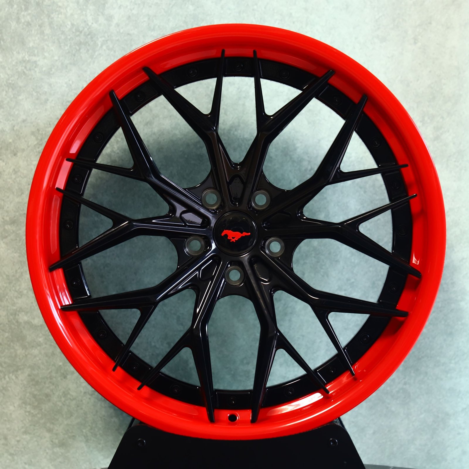 Ford Mustang S550 wheels – Gloss Black / Red Lip 10 Y-Spoke Deep Lip 2-Piece (Ford Mustang OEM-Style), front view