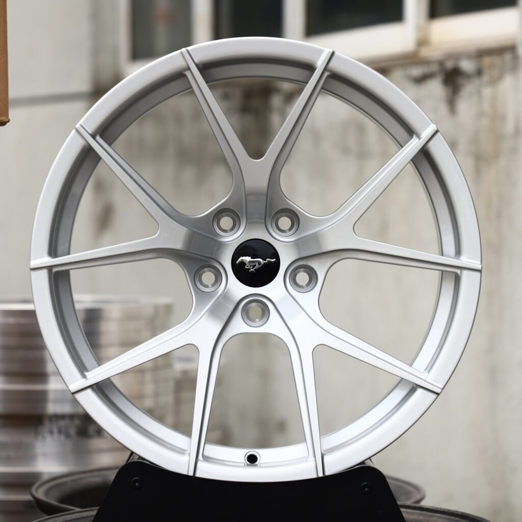 Ford Mustang S550 wheels – Hyper Silver 5 Y-Spoke Concave (Ford Mustang OEM-Style), front view