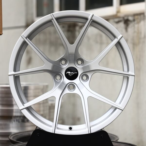 Ford Mustang S550 wheels – Hyper Silver 5 Y-Spoke Concave (Ford Mustang OEM-Style), front view