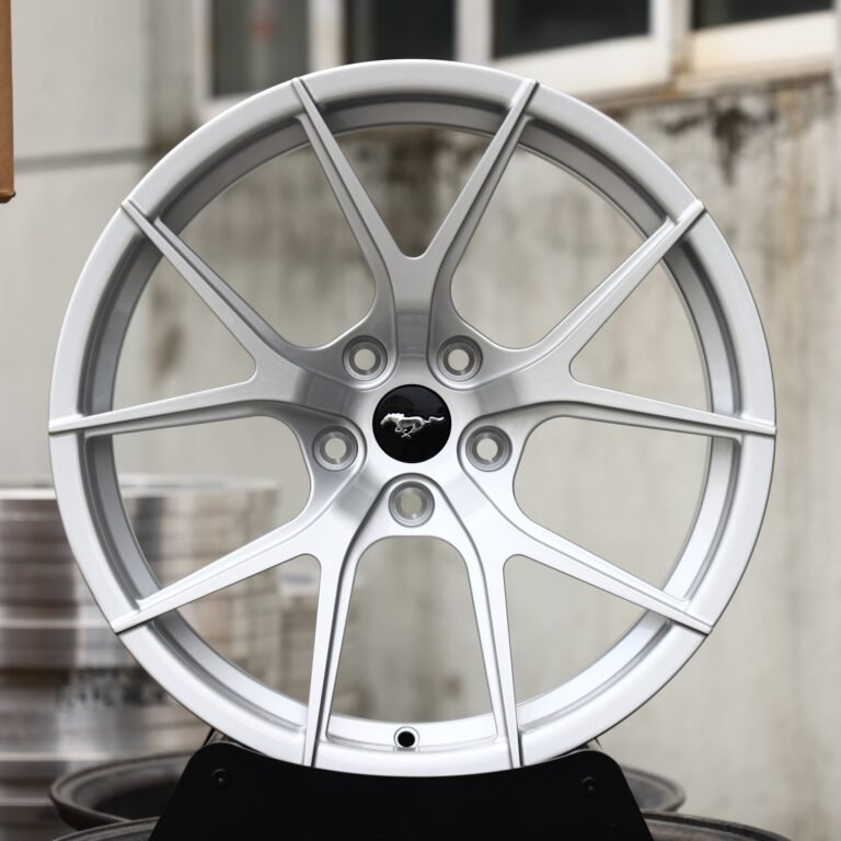 Ford Mustang S550 wheels – Hyper Silver 5 Y-Spoke Concave (Ford Mustang OEM-Style), front view