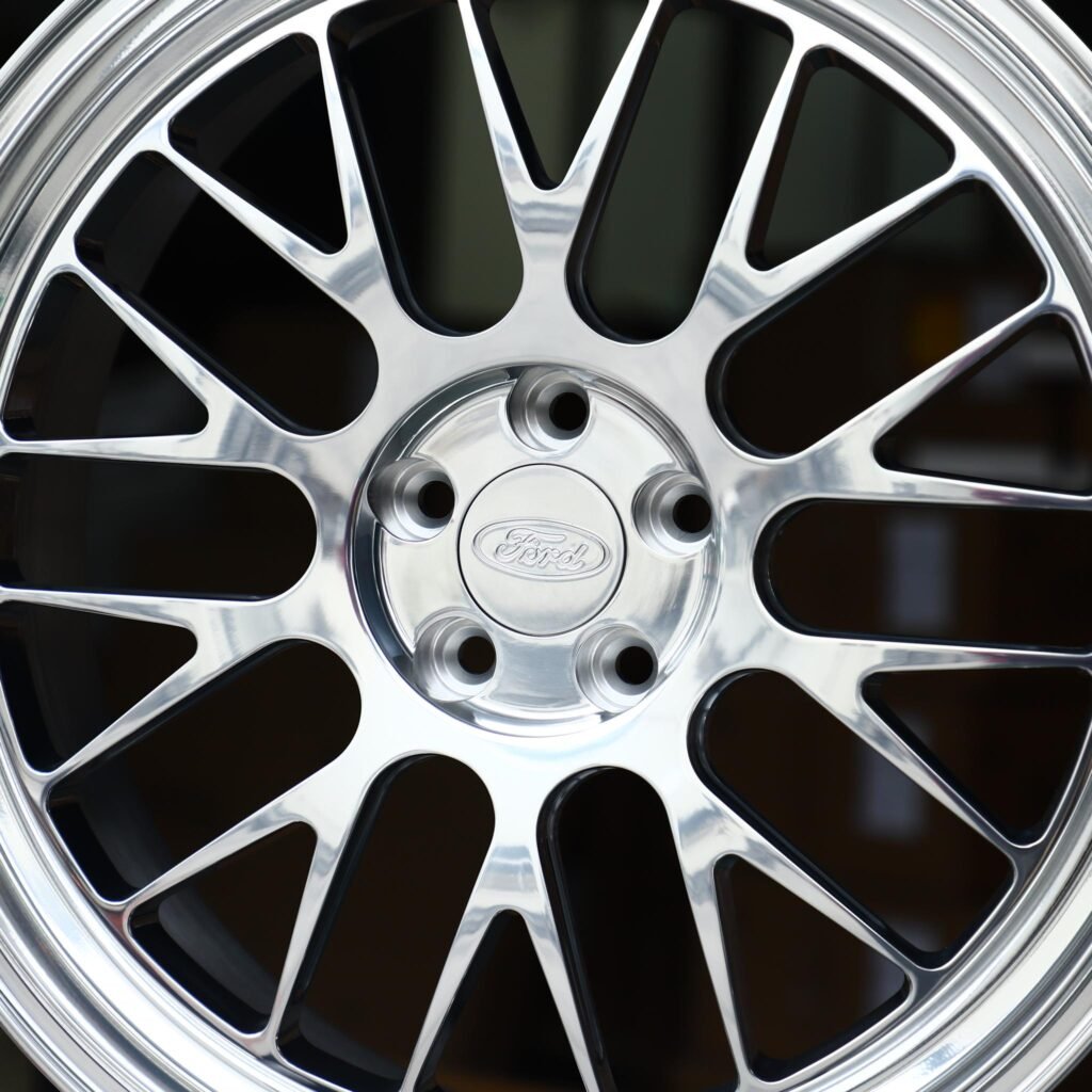 Ford Mustang S550 wheels – Chrome Mesh Polished Deep Lip (Ford OEM-Style), lip and barrel detail