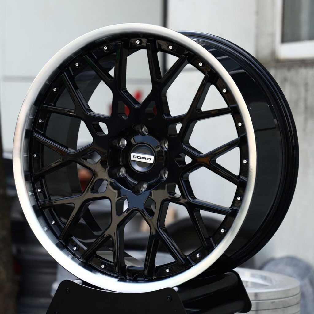 6x135 wheels – Gloss Black Mesh Machined Lip (Ford OEM-Style), side view