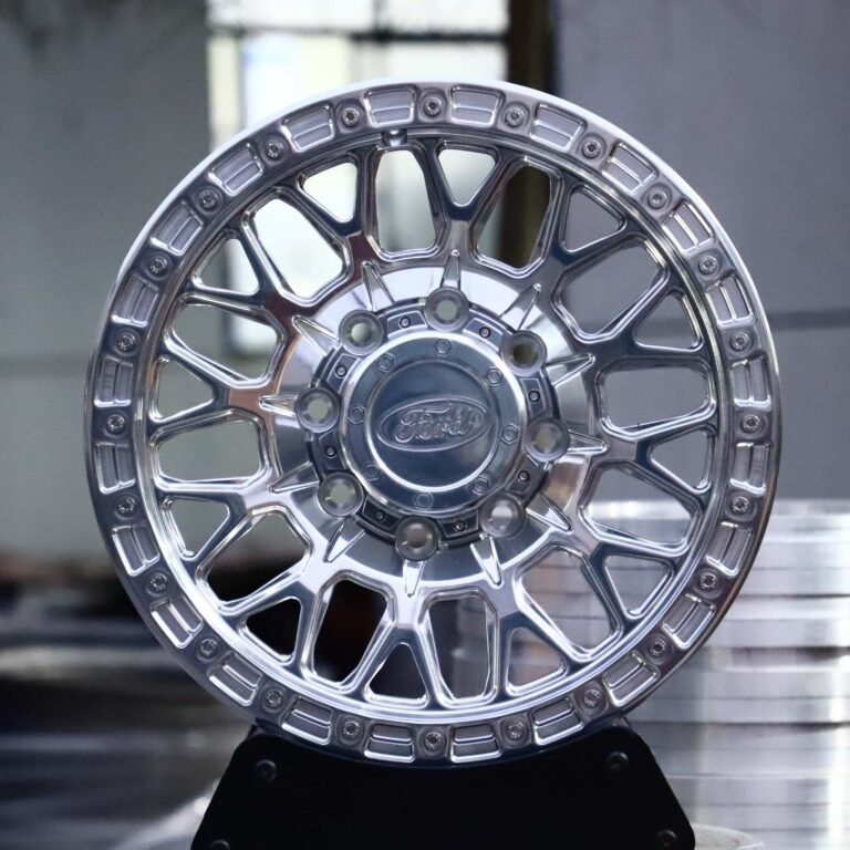 Ford F-250 Super Duty wheels – Mirror Polished Mesh Bolt-Ring (Ford OEM-Style), front view