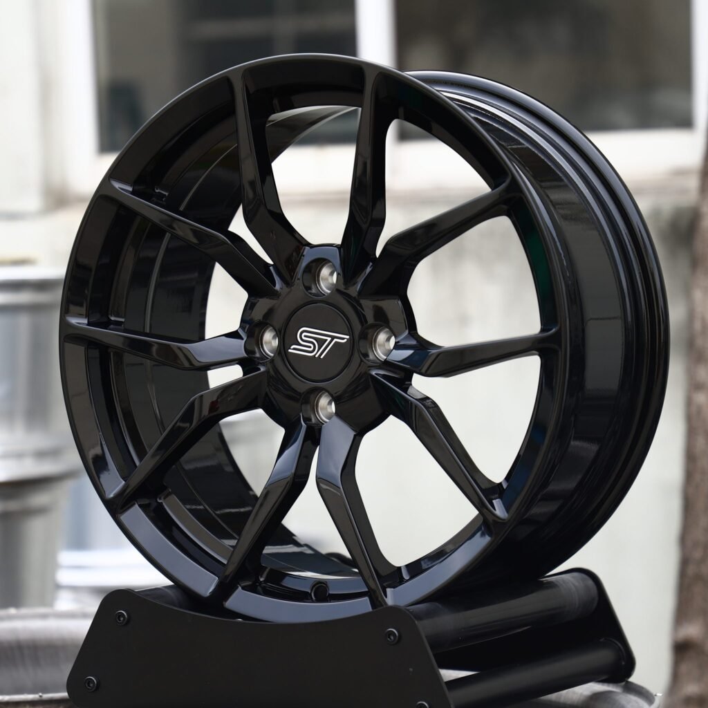 Ford Focus ST wheels – Gloss Black 10 Y-Spoke (Ford ST OEM-Style), angled view