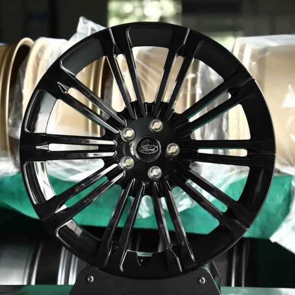 Ford Mustang wheels – Gloss Black 10-Spoke, front view