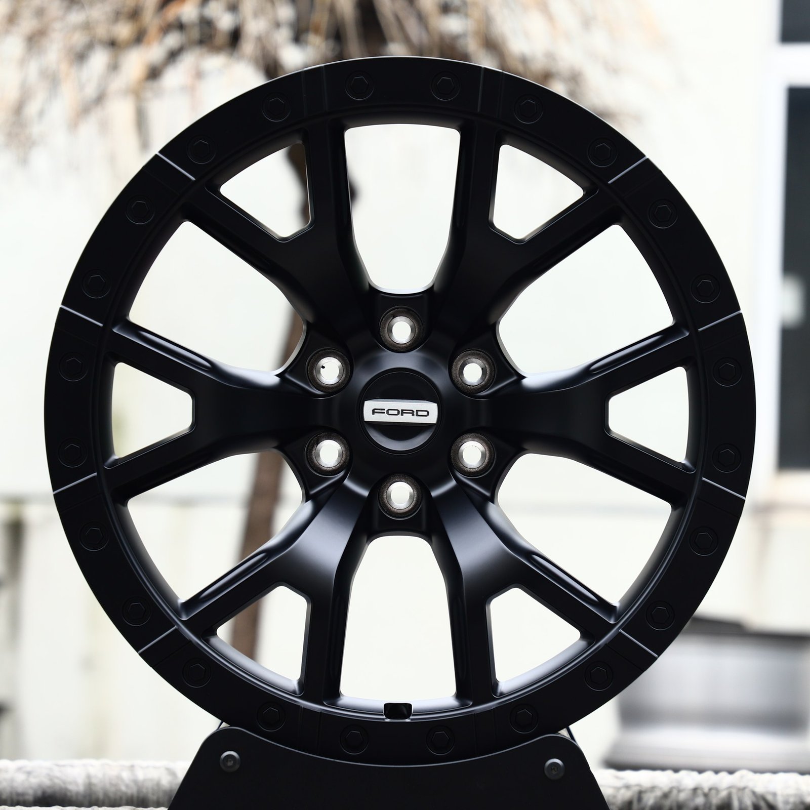 Ford F-150 wheels – Gloss Black 6 Y-Spoke (Ford OEM-Style), front view
