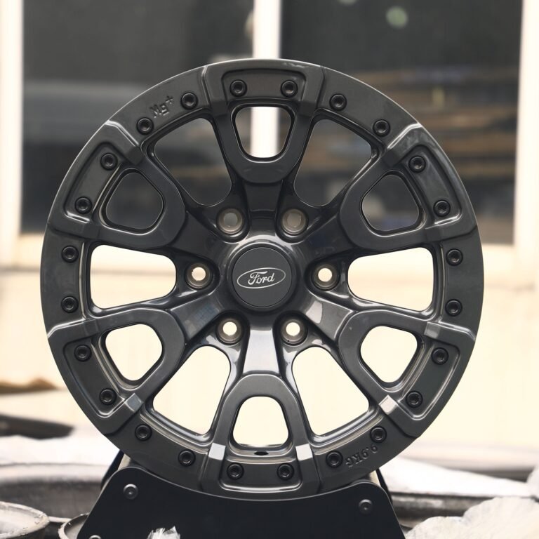 Ford F-150 wheels – Gloss Black / Gunmetal 6-Spoke, front view