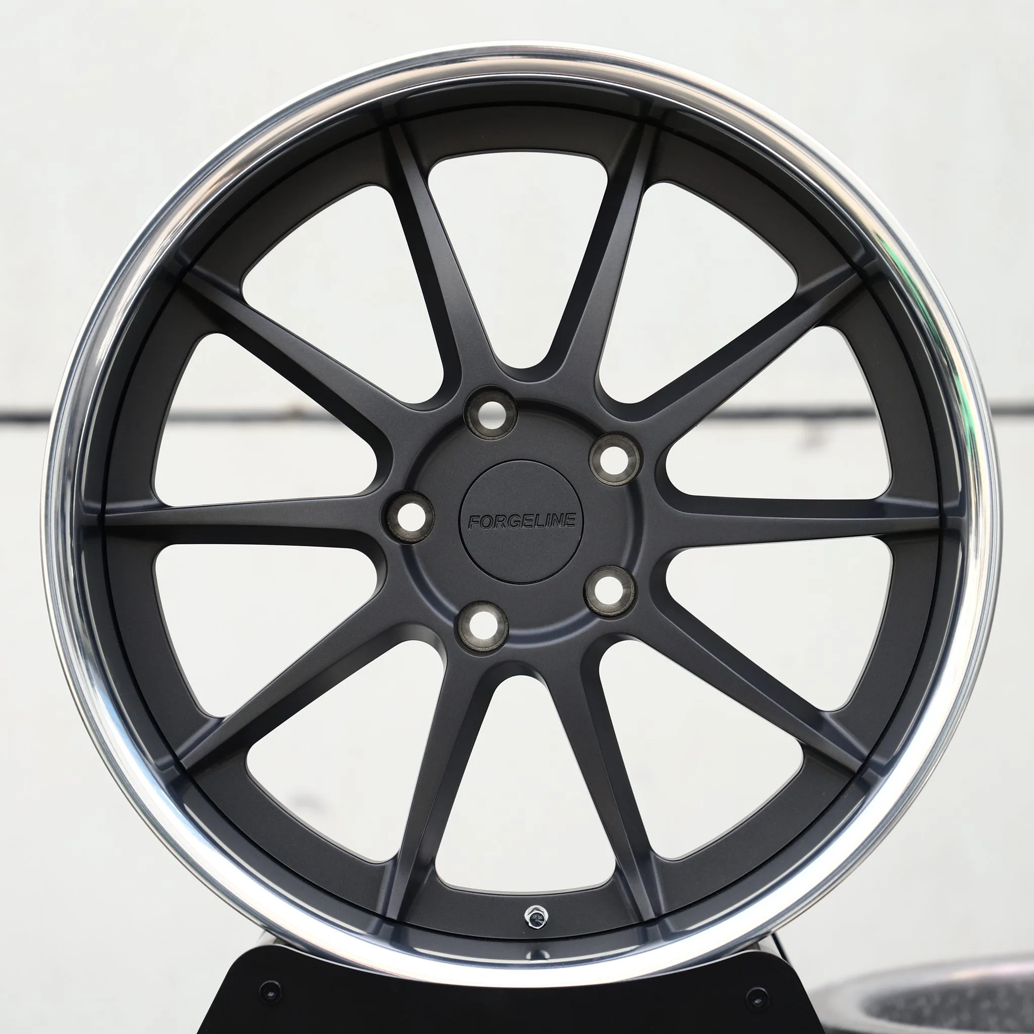 Audi R8 wheels – Matte Black 10-Spoke Deep Dish 2-Piece (Forgeline-Style), front view