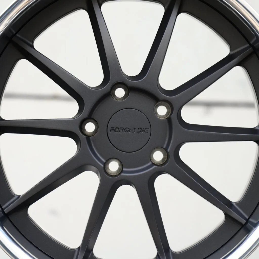 Lamborghini Huracan wheels – Matte Black 10-Spoke Deep Dish 2-Piece (Forgeline-Style), lip and barrel detail