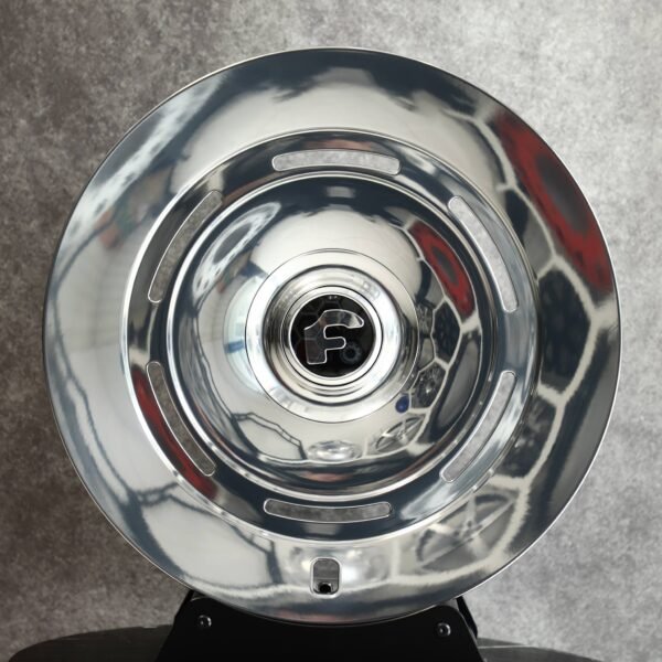 Lamborghini Urus wheels – Forgiato Bright Silver Full-Face, front view