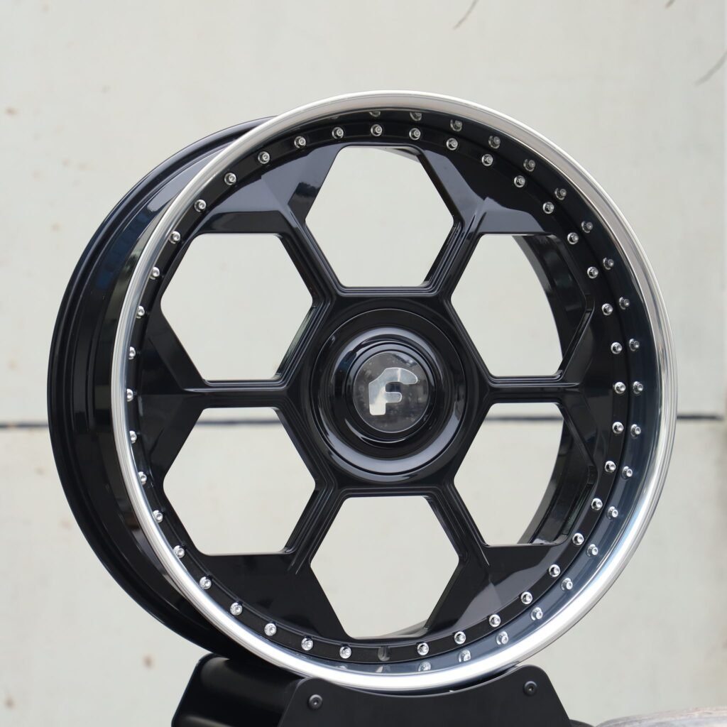 Land Rover Range Rover wheels – Forgiato Custom Finish 2-Piece, angled view