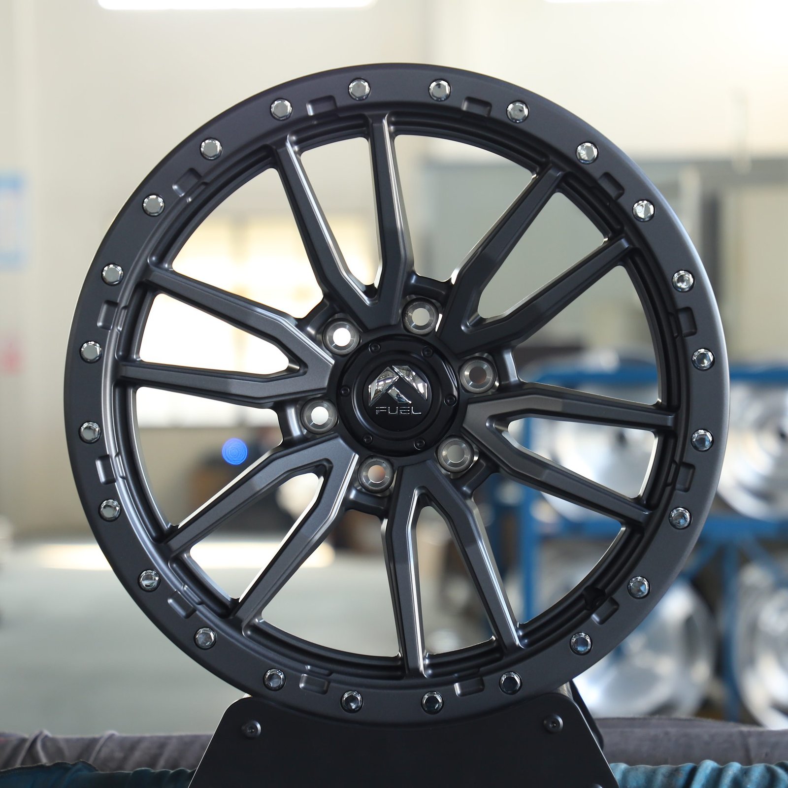 Toyota 4Runner wheels – Fuel Custom Finish 6 V-Spoke Exposed Bolt Detail, front view