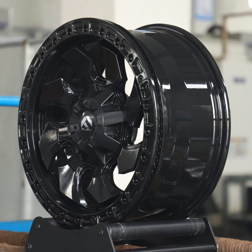 Chevrolet Silverado 1500 wheels – Fuel Custom Finish Directional Beadlock, lip and barrel detail