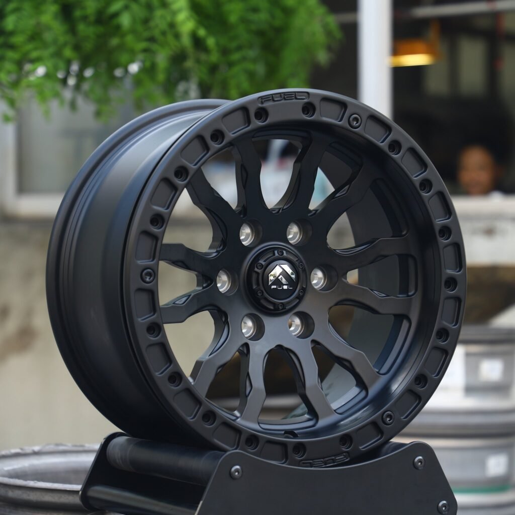 6x139.7 wheels – Fuel Gloss Black 12-Spoke Beadlock, side view