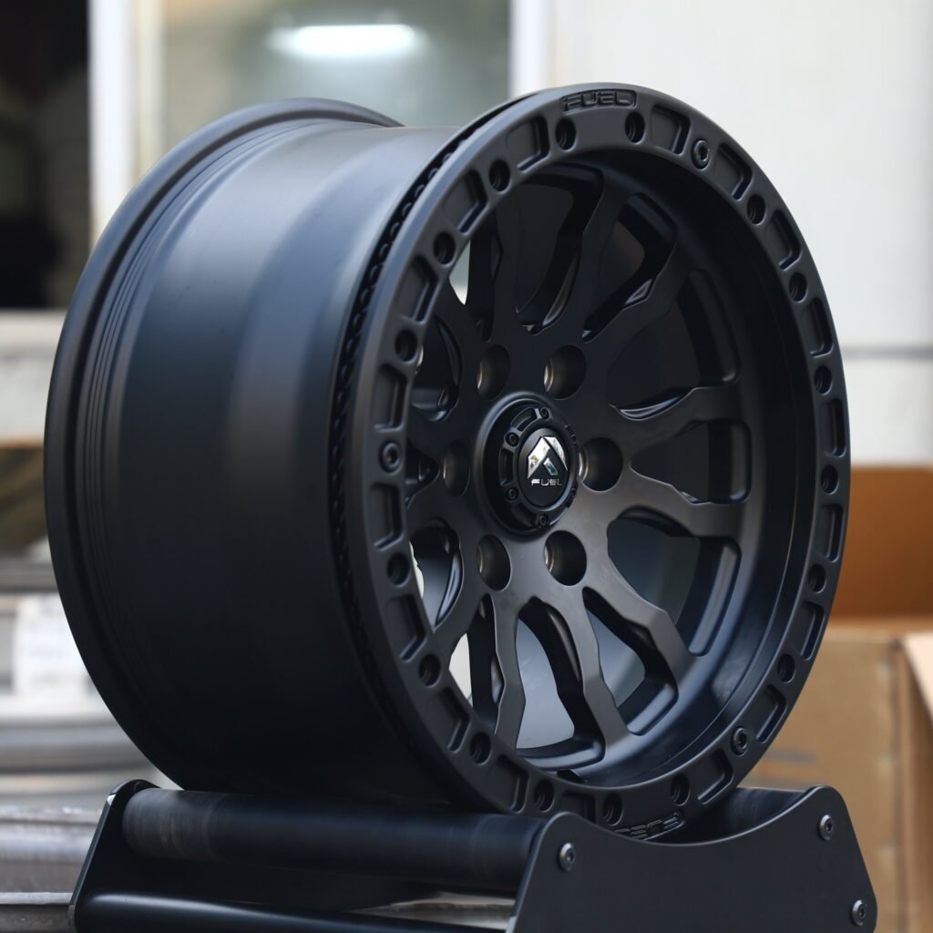 Chevrolet Silverado 1500 wheels – Fuel Gloss Black 12-Spoke Beadlock, lip and barrel detail