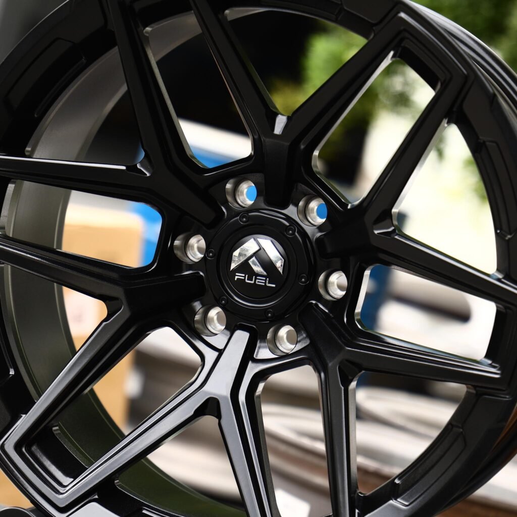 Chevrolet Silverado 1500 wheels – Fuel Gloss Black Custom, lip and barrel detail