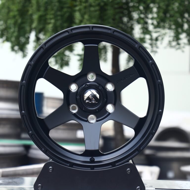 Toyota 4Runner wheels – Fuel Gloss Black Deep Lip, front view