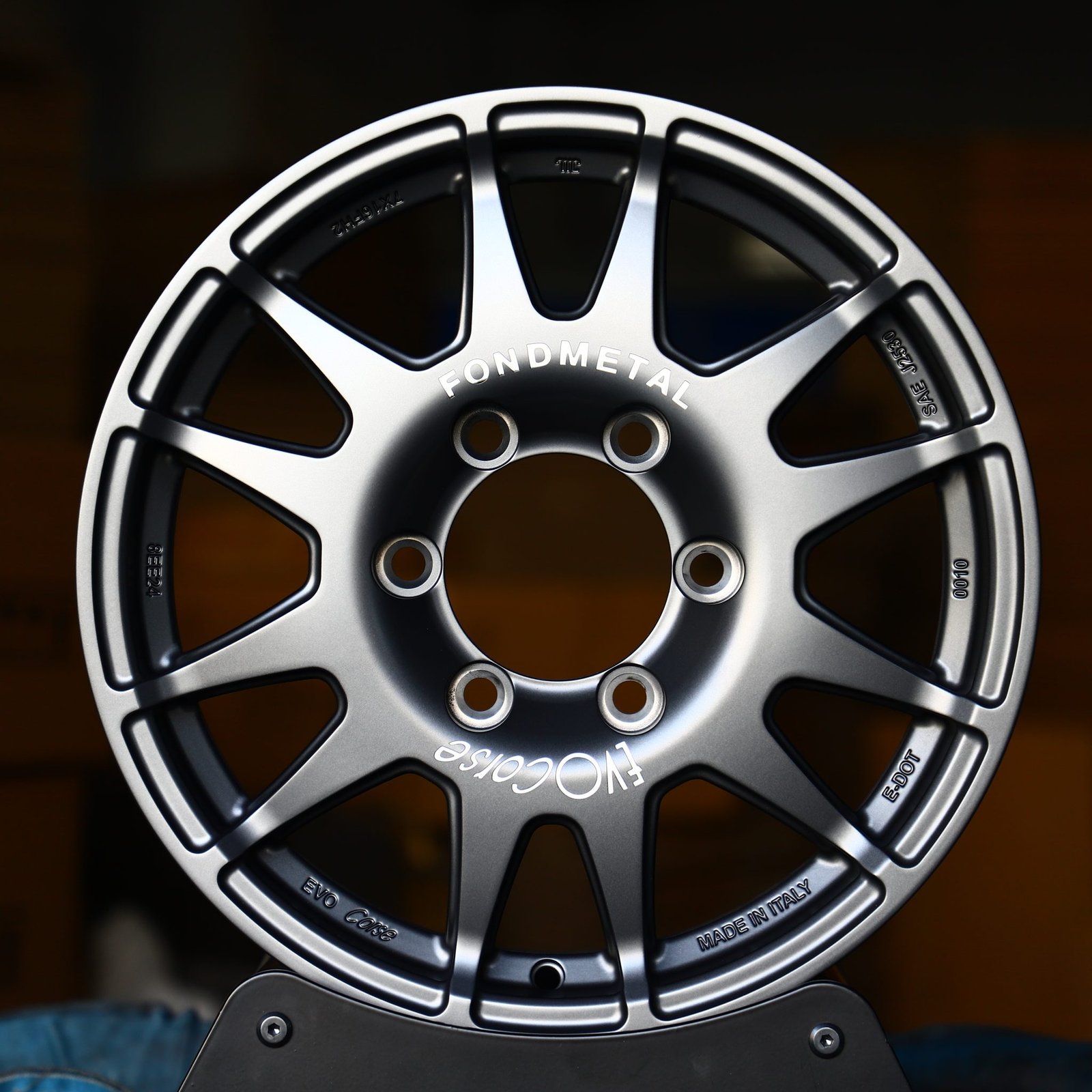 Toyota 4Runner wheels – FVO Corse Gray Custom, front view