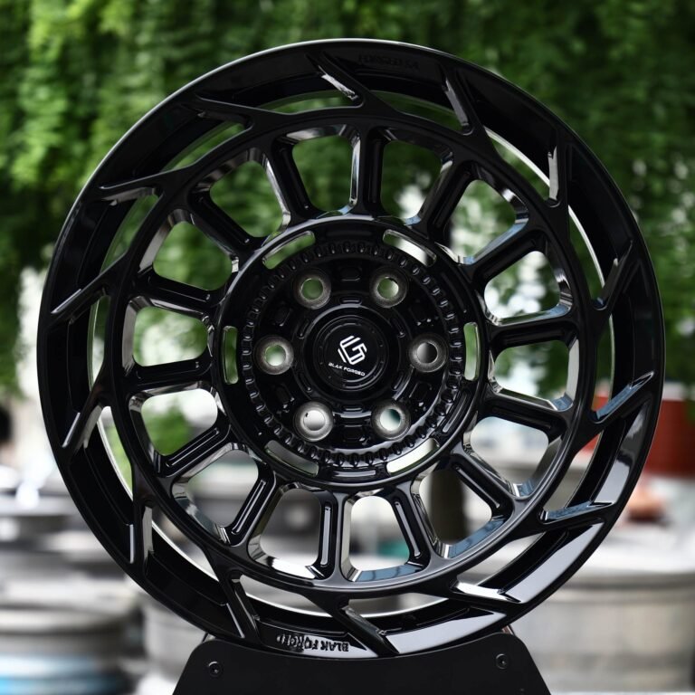 Toyota 4Runner wheels – Gloss Black Directional Mesh (Glak Forged-Style), front view