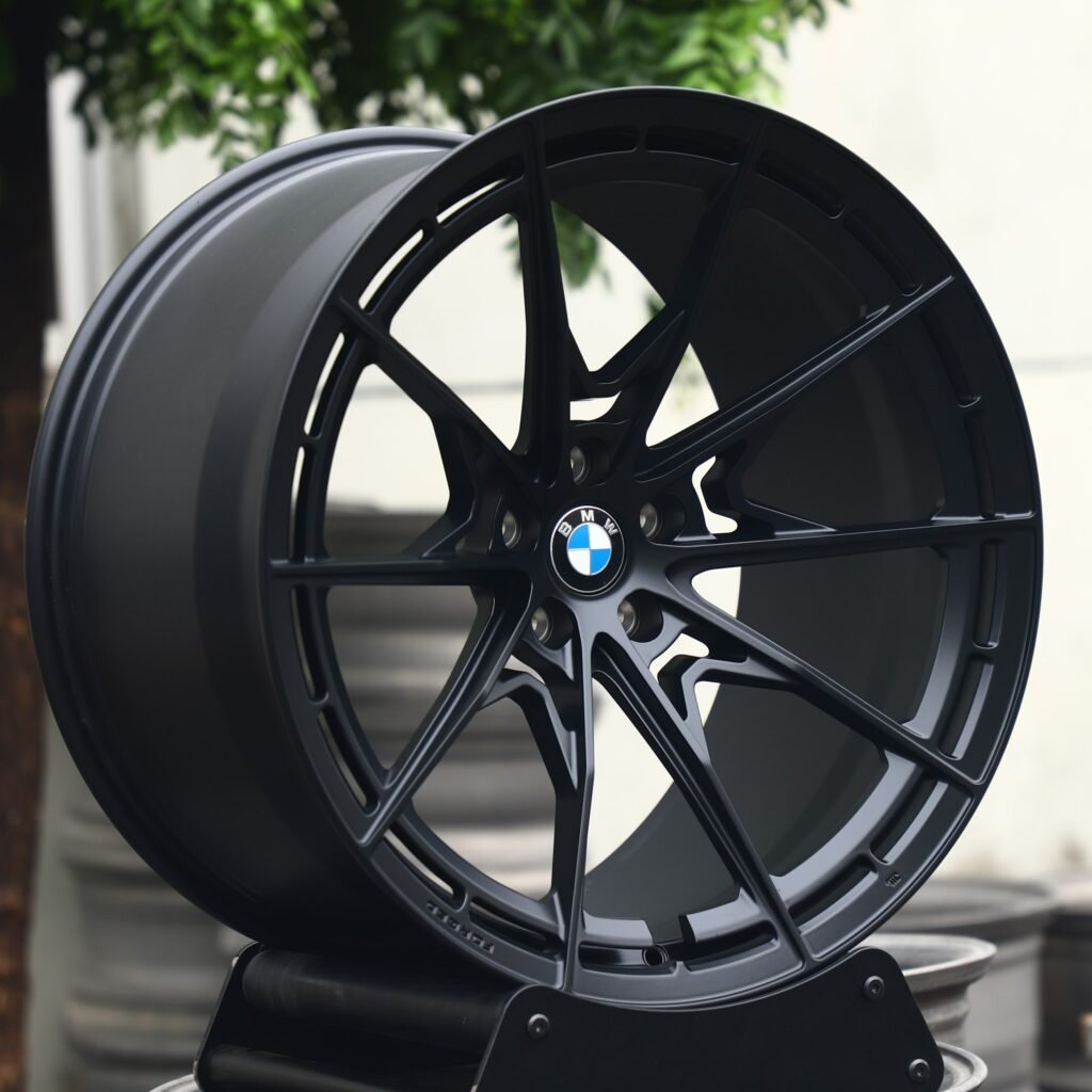 BMW M4 F82 wheels – Gloss Black 10-Spoke Double-Ring (BMW OEM-Style), angled view