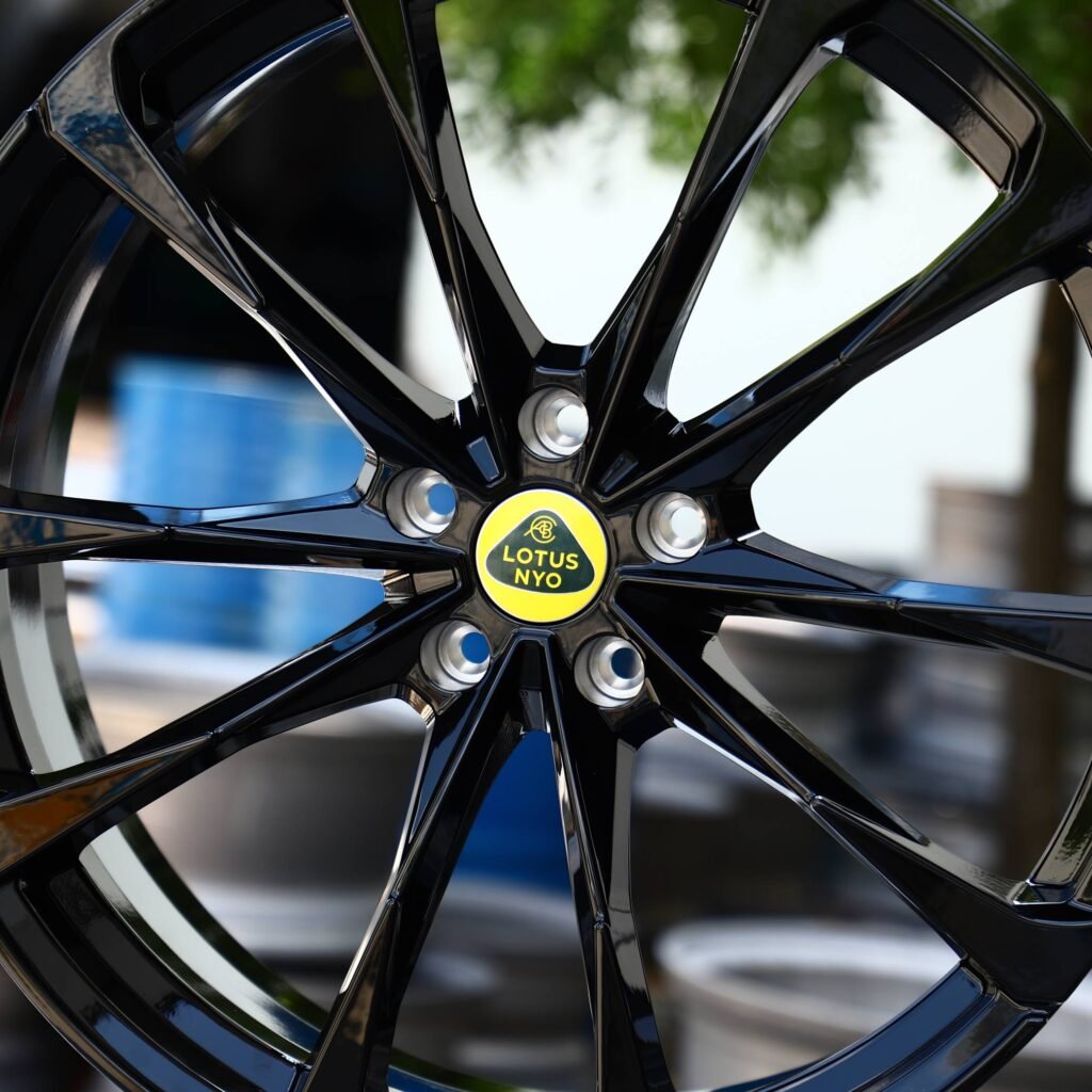 Lotus Eletre wheels – Gloss Black 10-Spoke (Lotus OEM-Style), lip and barrel detail