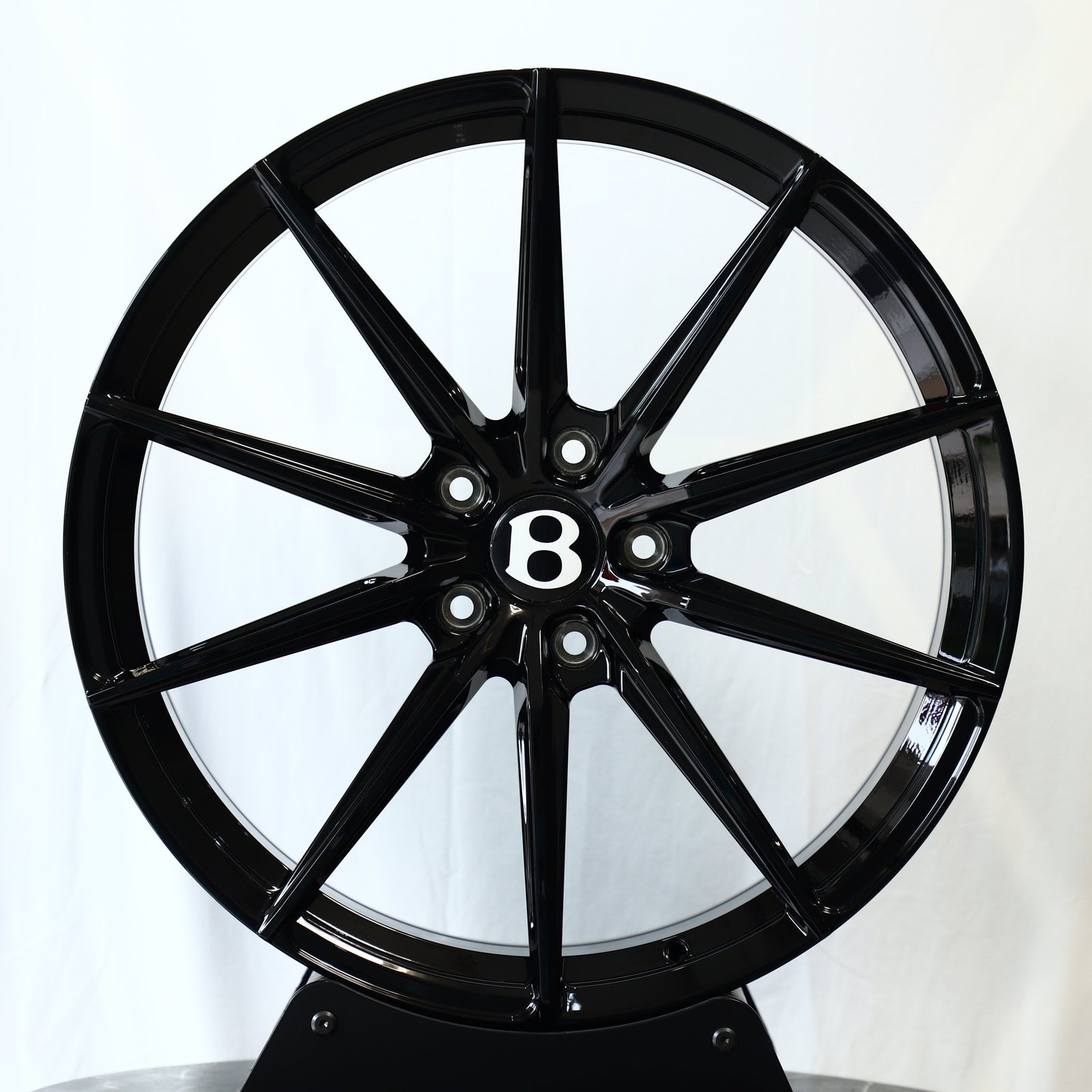 Bentley Continental wheels – Gloss Black 10-Spoke, front view