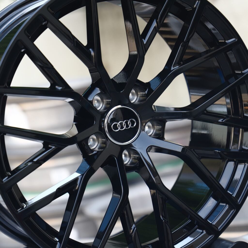 Audi A4 B9 wheels – Gloss Black 10 Y-Spoke, lip and barrel detail