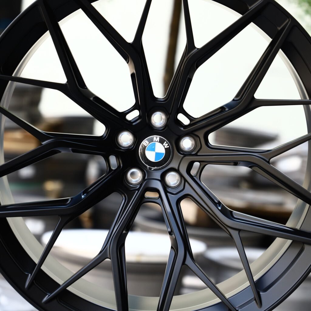 Audi A4 B9 wheels – Gloss Black 10 Y-Spoke (BMW OEM-Style), lip and barrel detail
