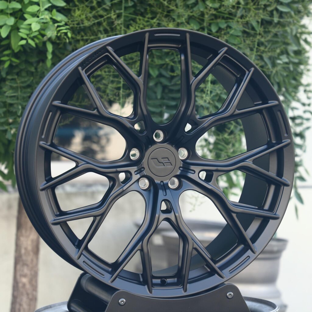 Li Auto L9 wheels – Gloss Black 10 Y-Spoke, front view