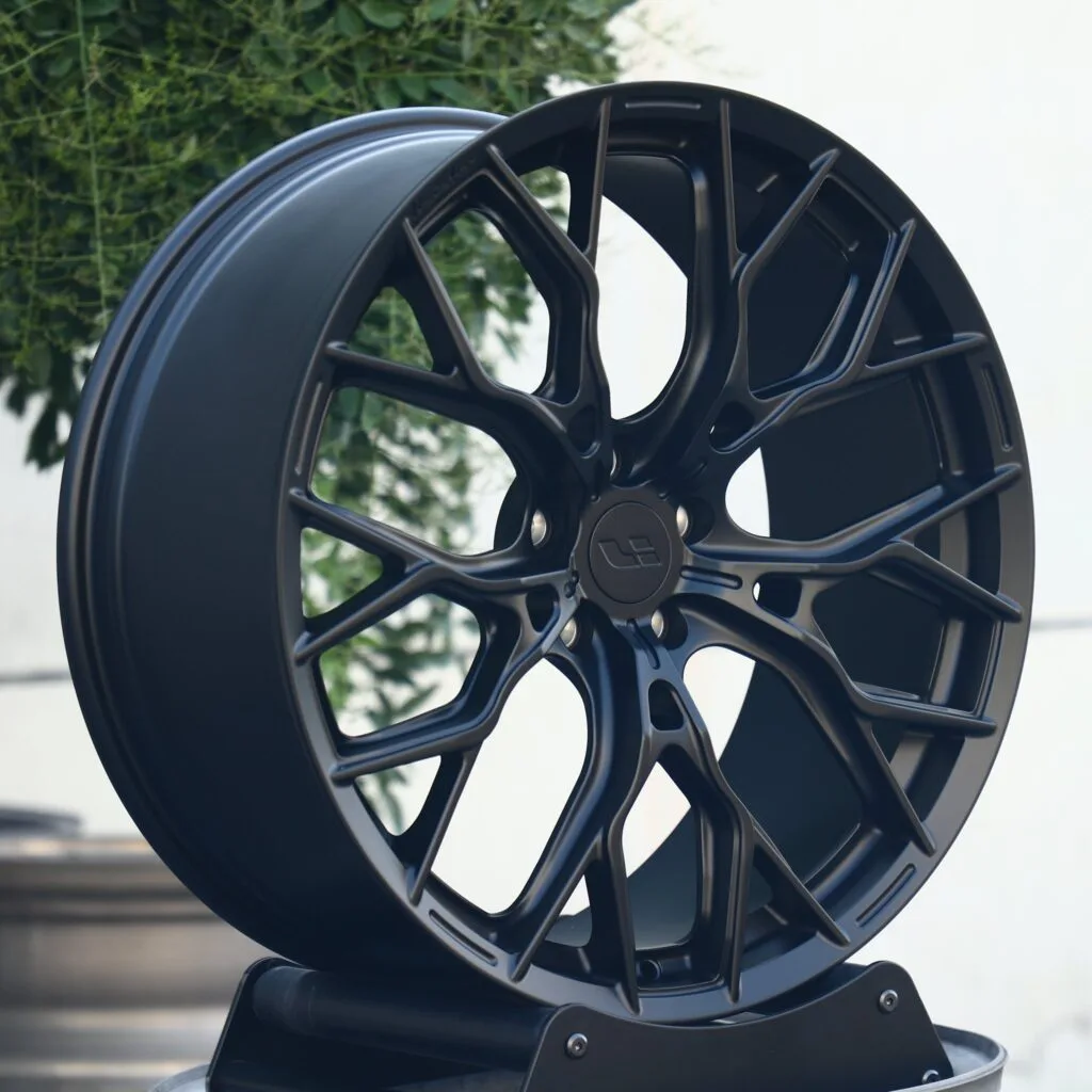 Li Auto L8 wheels – Gloss Black 10 Y-Spoke, angled view
