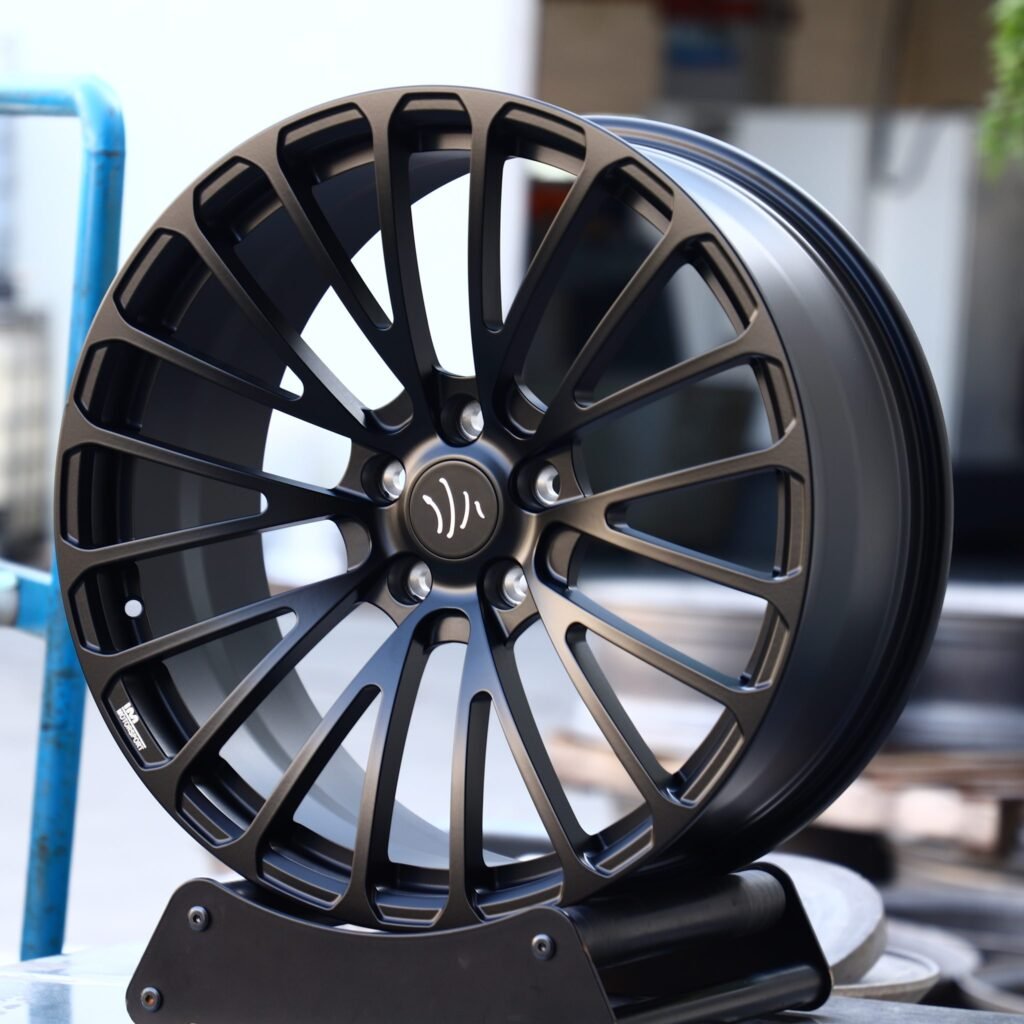 Audi R8 wheels – Gloss Black 10 Y-Spoke, angled view