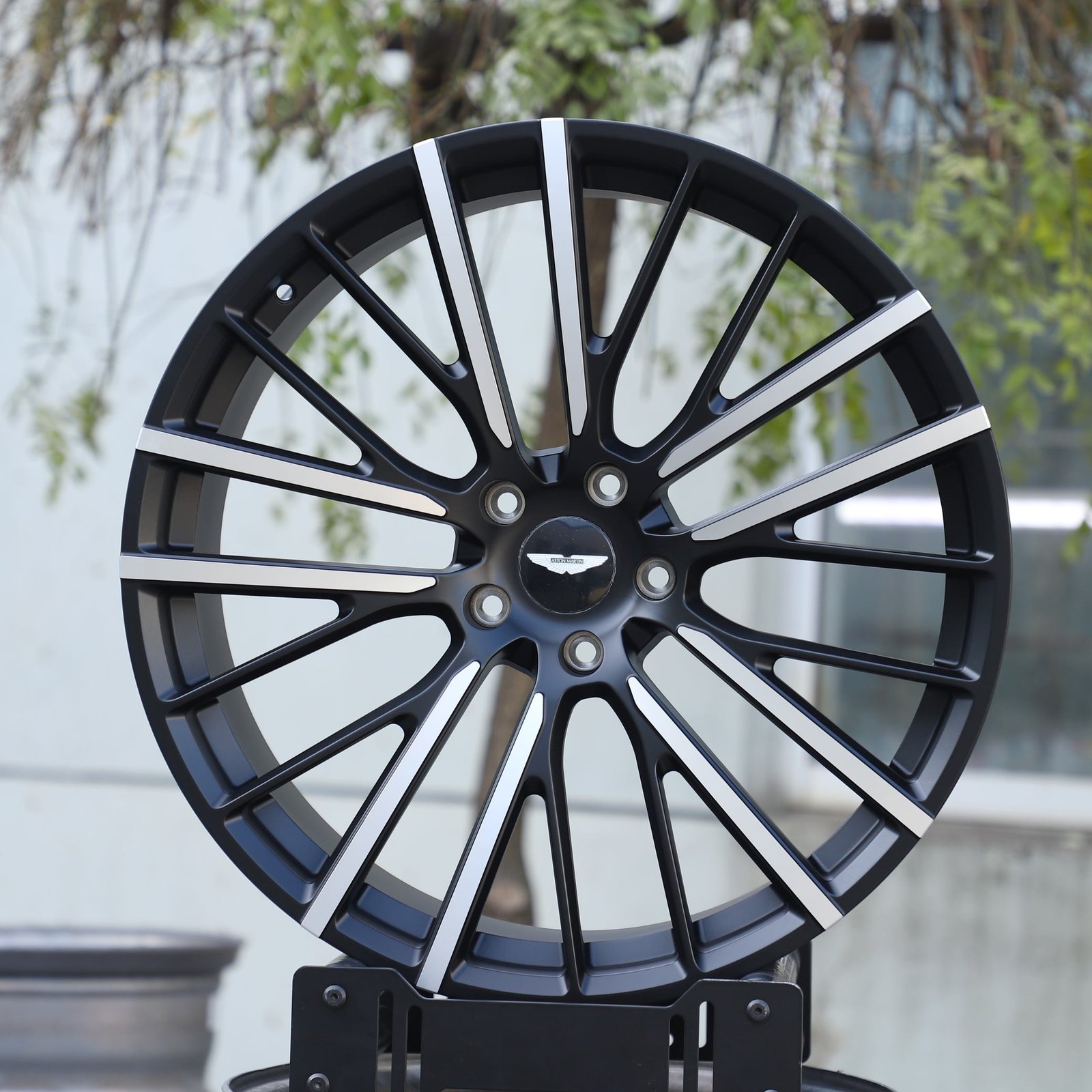 Aston Martin Virage wheels – Gloss Black 10 Y-Spoke Machined Face (Aston Martin OEM-Style), front view