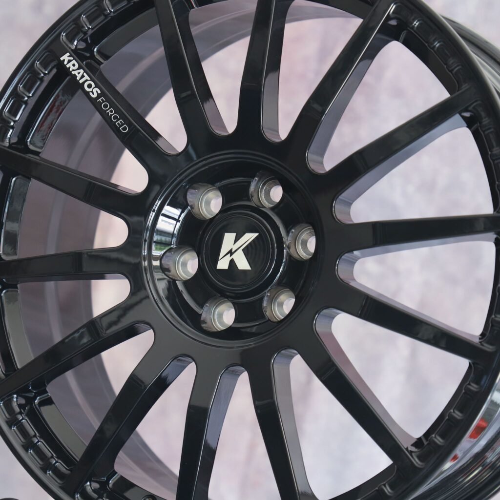 Chevrolet Silverado 1500 wheels – Gloss Black 14-Spoke, lip and barrel detail