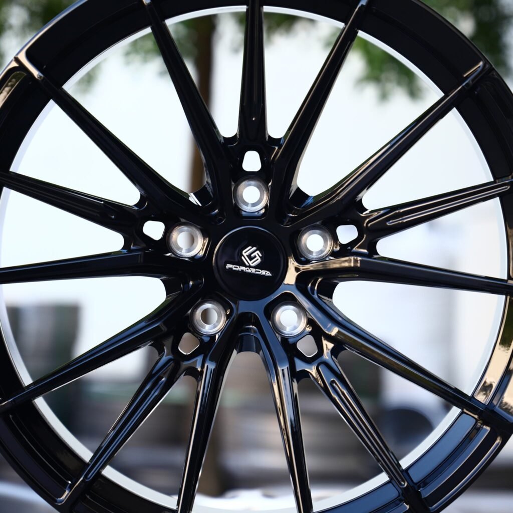Audi A4 B9 wheels – Gloss Black 15-Spoke, lip and barrel detail