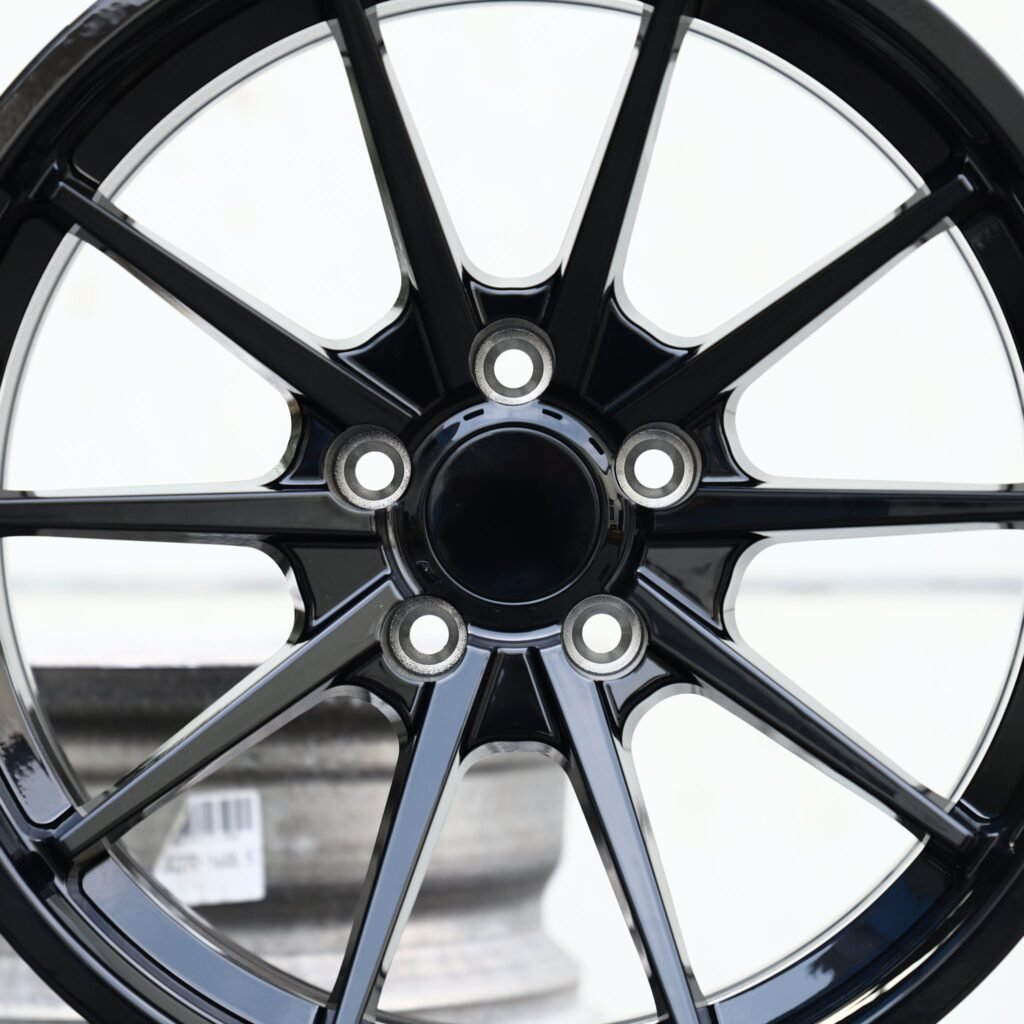 BMW M4 F82 wheels – Gloss Black 15-Spoke, lip and barrel detail