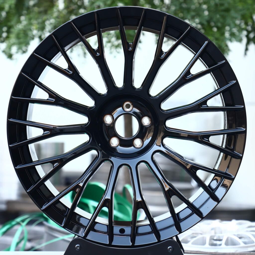 Porsche 911 wheels – Gloss Black 16 Y-Spoke, front view