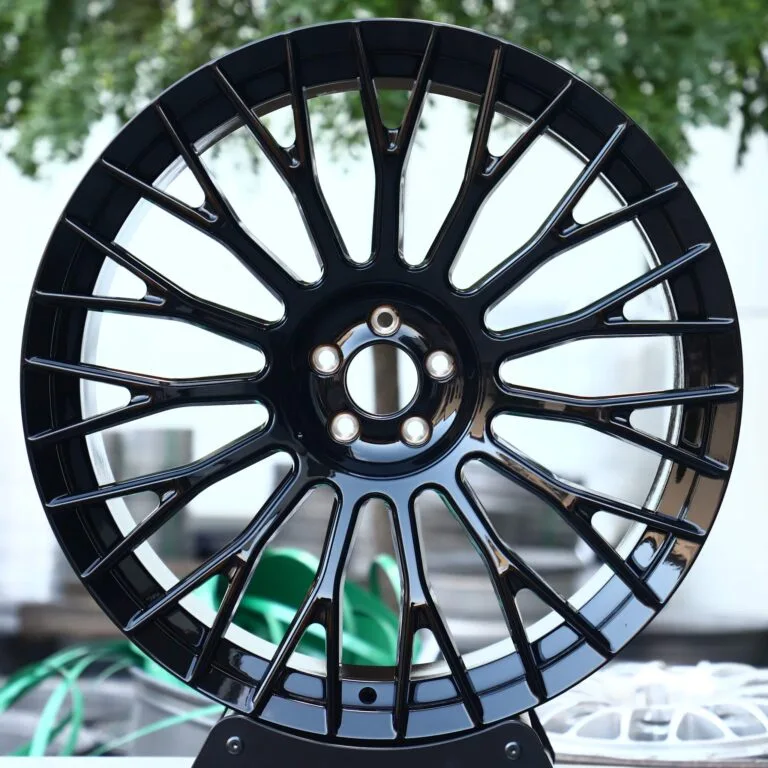 Porsche 911 wheels – Gloss Black 16 Y-Spoke, front view