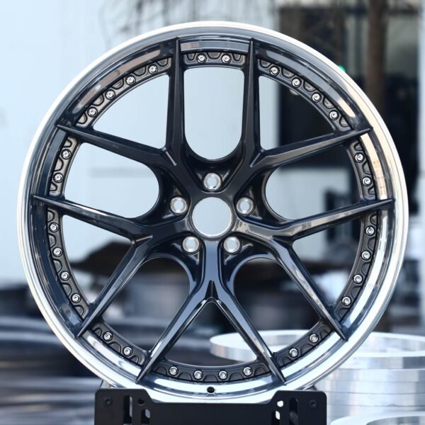 Audi R8 wheels – Gunmetal 5 Split-Spoke 2-Piece Polished Deep Lip, front view