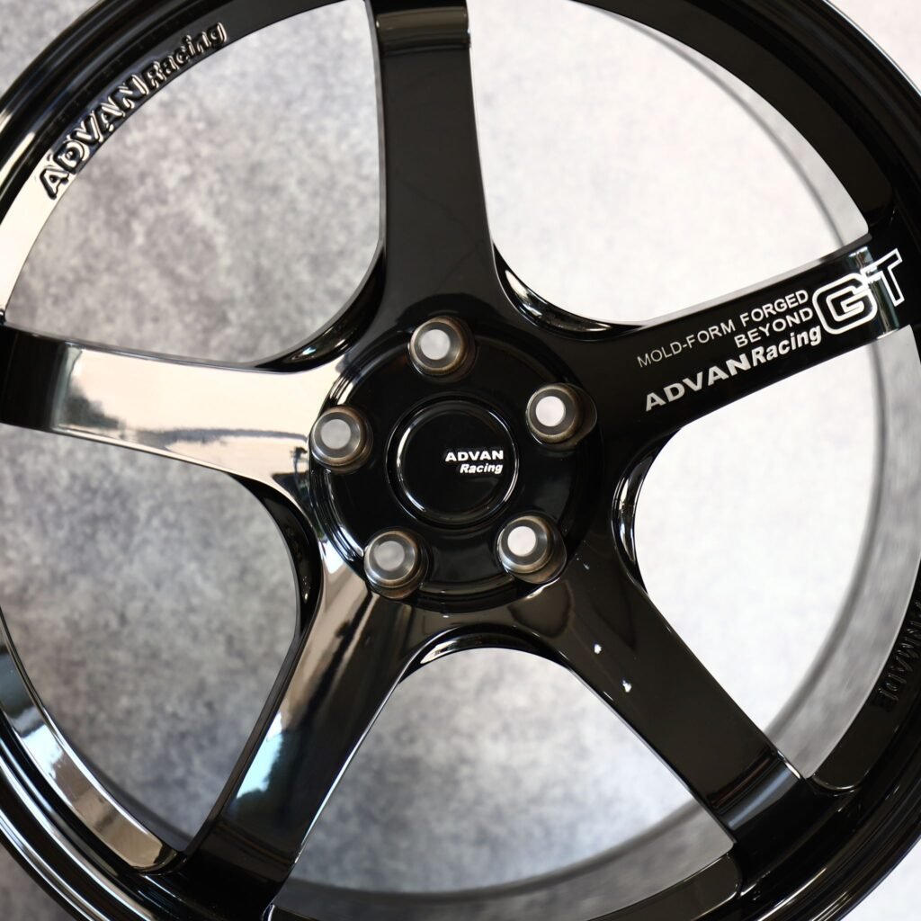 Tesla Model 3 wheels – Gloss Black 5-Spoke Deep Lip, lip and barrel detail