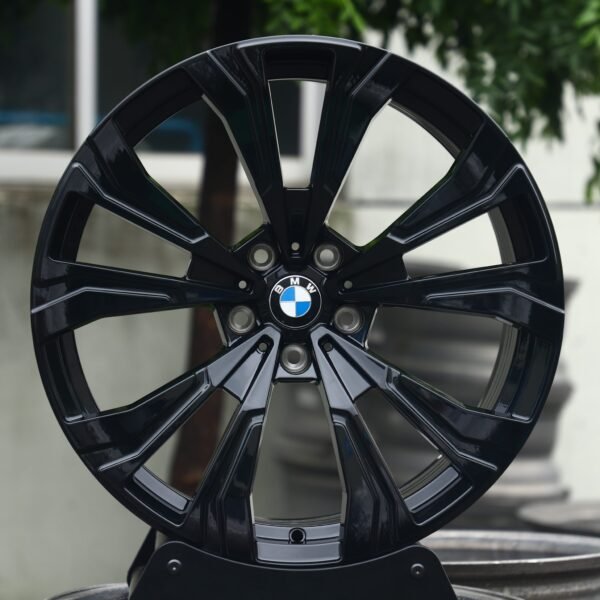 BMW M3 G80 wheels – Gloss Black 5 V-Spoke Concave (BMW OEM-Style), front view