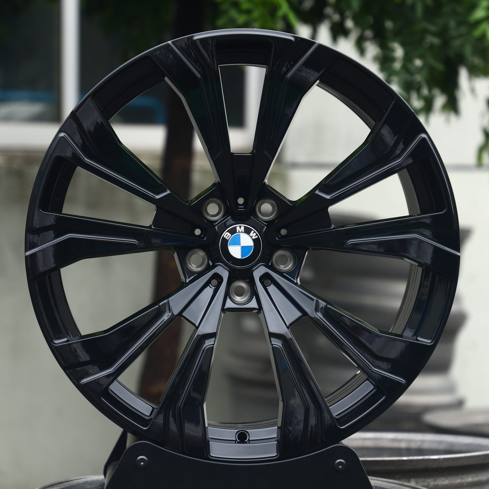 BMW M3 G80 wheels – Gloss Black 5 V-Spoke Concave (BMW OEM-Style), front view