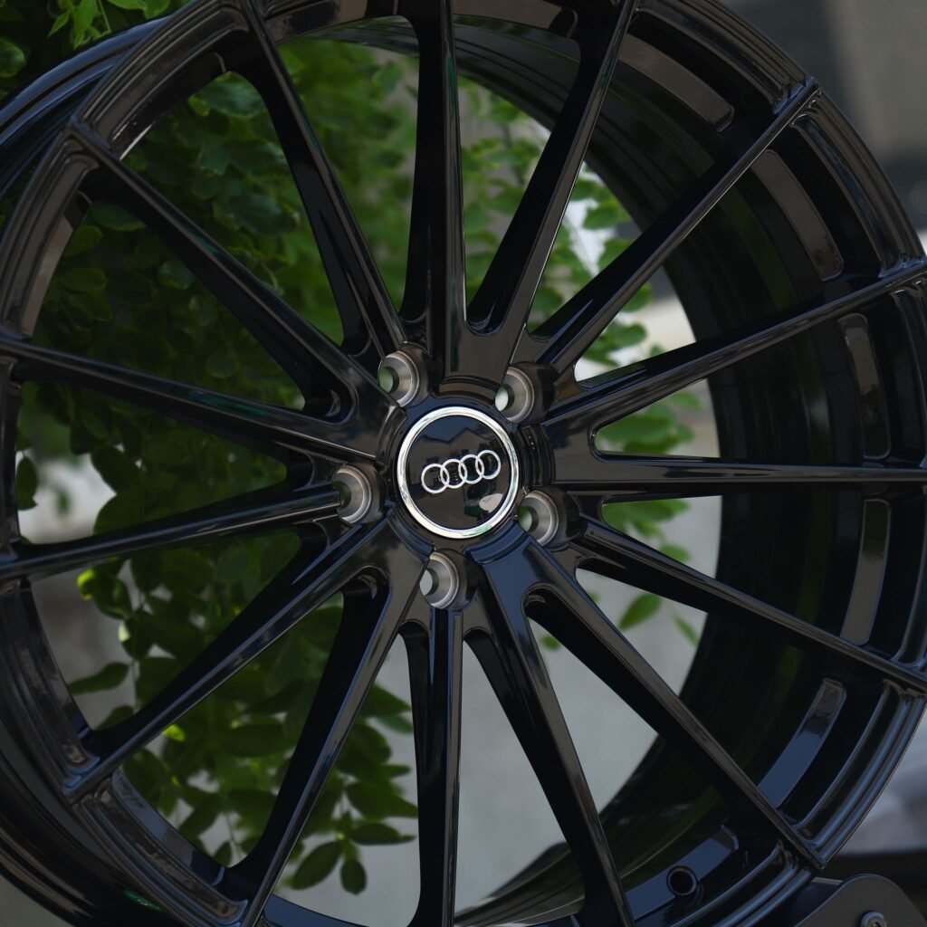 Audi RS3 8Y wheels – Gloss Black 5 W-Spoke, lip and barrel detail